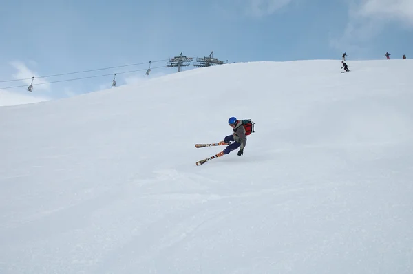 Upadek narciarza — Zdjęcie stockowe