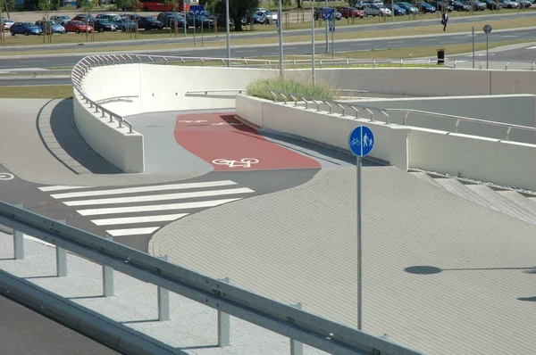 Cykelväg och skyltar — Stockfoto