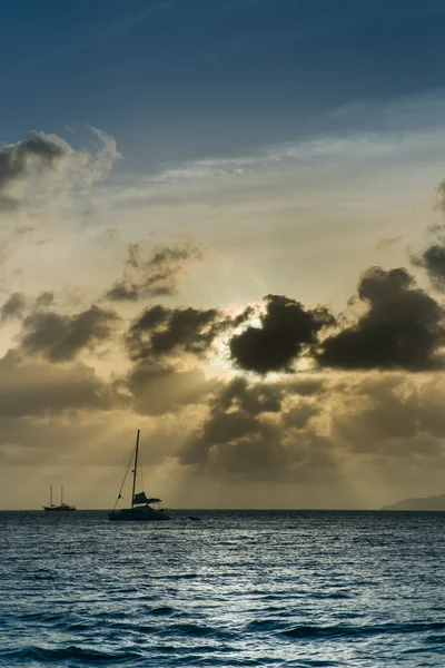 Puesta de sol en Mahe Coast, Beau Vallon, Seychelles —  Fotos de Stock