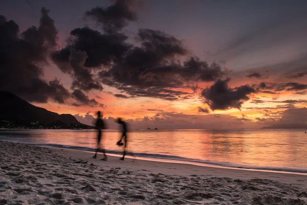 Puesta de sol en Mahe Coast, Beau Vallon, Seychelles —  Fotos de Stock