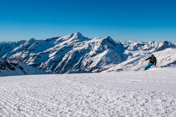 Lyžař Italských Alpách Gressoney — Stock fotografie