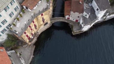 Como Gölü 'ndeki Nesso köyünün manzarası