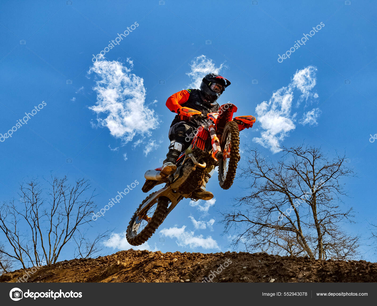 Мотокросс Тропе – Стоковое Редакционное Фото © Nikokvfrmoto #552943078