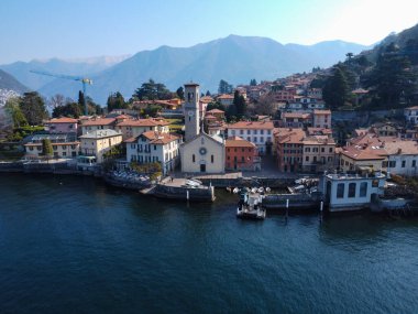Torno manzarası Como Gölü 'nde bir köy.