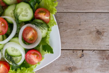 Öğle yemeği için salata. metin için yer