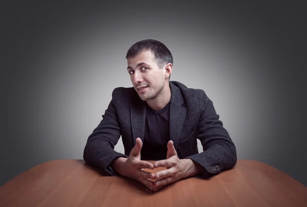 Jonge man gesprekken — Stockfoto