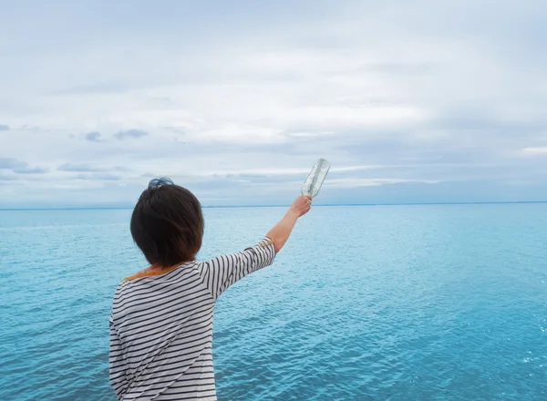 Una bottiglia con un desiderio — Foto Stock