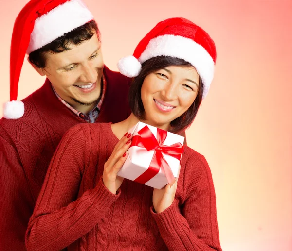 Happy couple on holiday — Stock Photo, Image