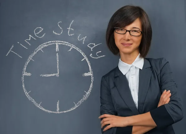 Mujer dice estudio del tiempo — Foto de Stock