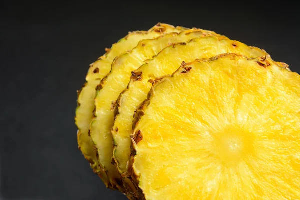 Ananas cerchi fette — Stockfoto