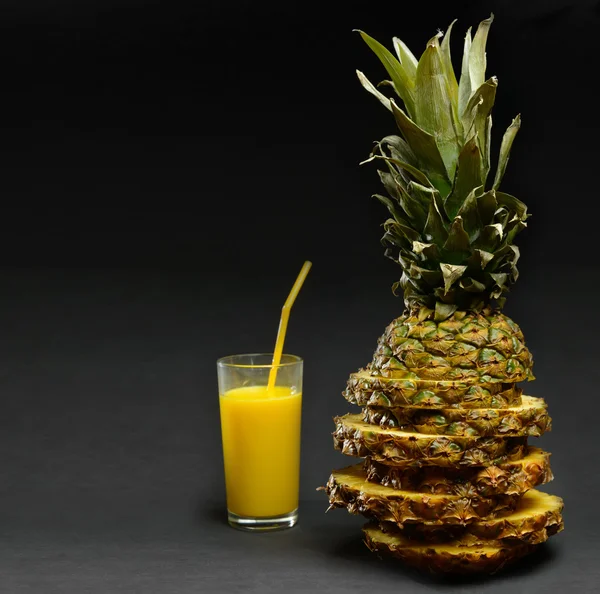 Lezzetli ananas suyu — Stok fotoğraf