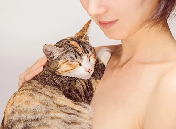 Chica con gato — Foto de Stock