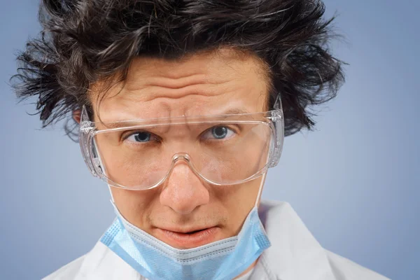 Retrato de científico sorprendido — Foto de Stock