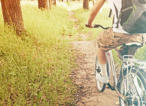 Unrecognizable man is riding — Stock Photo, Image