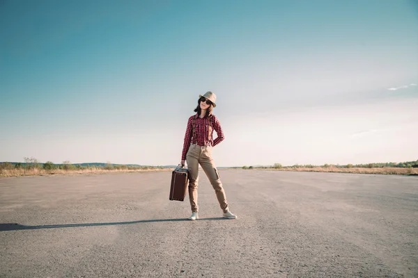Traveler stands on road — Stock Photo, Image