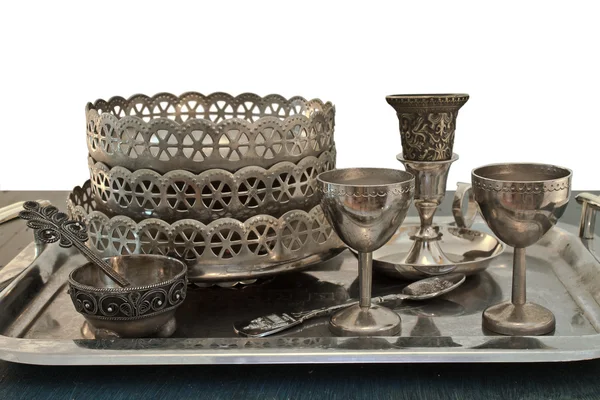 Oude metalen gebruiksvoorwerpen op een dienblad dining — Stockfoto