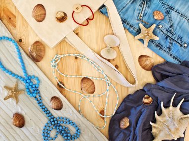 kadın giyim, boncuklar ve kabukları