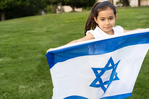 Boldog Gyermek Tartja Izrael Zászlaját Fut Fiatal Lány Izraeli Zászló — Stock Fotó
