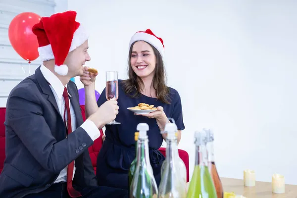 새로운 2022 샴페인 크리스마스와 파티에서 쿠키를 — 스톡 사진