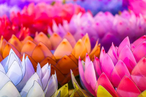 Vackra Kratonger Tillverkad Skum Flyter Vattnet För Loy Krathong Festival — Stockfoto