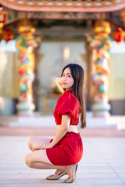 Portrait Beautiful Smiles Asian Young Woman Wearing Red Cheongsam Dress — Stock Photo, Image