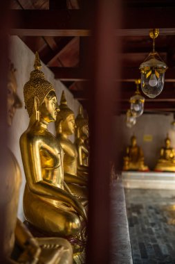 Wat Phra Si Rattana Mahaki 'de Wat Yai olarak da anılan birçok heykel Budist tapınağıdır. Tayland' ın Phitsanulok şehrinde büyük bir turisttir..