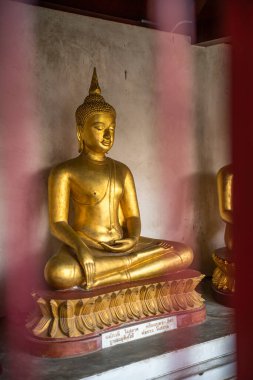 Wat Phra Si Rattana Mahaki 'de Wat Yai olarak da anılan birçok heykel Budist tapınağıdır. Tayland' ın Phitsanulok şehrinde büyük bir turisttir..