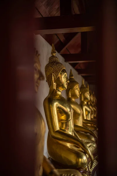 Old Beautiful Golden Buddha Wiele Posągów Wat Phra Rattana Mahathat — Zdjęcie stockowe