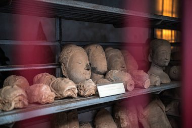 Wat Phra Si Rattana Mahathat 'da sergilenen antik Buda figürleri, halk arasında Wat Yai olarak da anılır. Budist bir tapınaktır. Tayland' ın Phitsanulok kentindeki büyük turistlerden biridir..