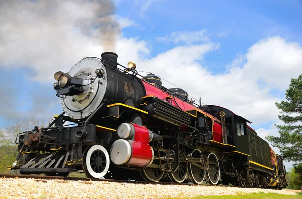赤と黒のエンジン — ストック写真