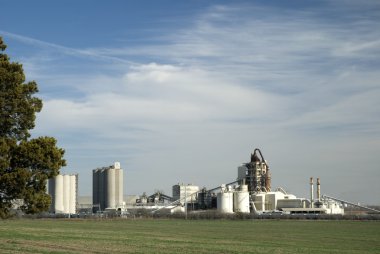 çimento fabrikası