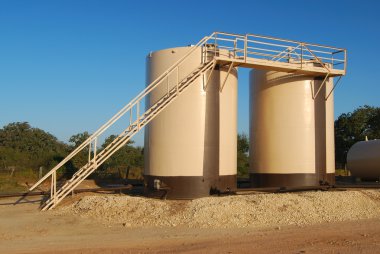 İkiz tan depolama tankları