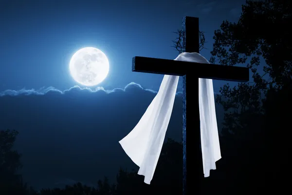 Neuer Ostermorgen christliches Kreuz Konzept Jesus in der Nacht auferstanden — Stockfoto