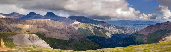 Mountains in the distance — Stock Photo, Image