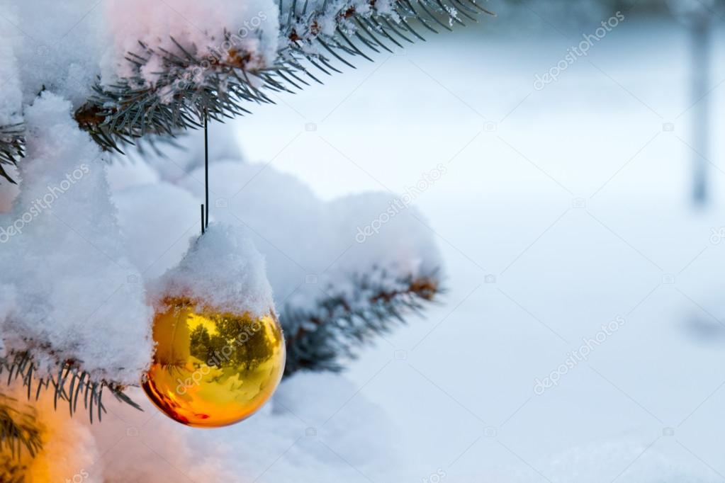 Christmas golden balls