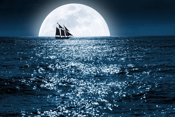 Very Large Full Blue Moon Rises Ocean Scene Sailboat Quietly — ストック写真