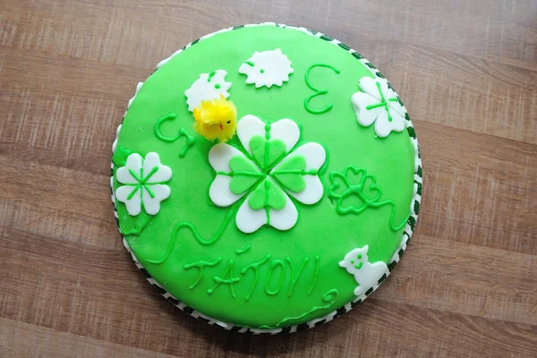 Belo bolo saboroso verde — Fotografia de Stock
