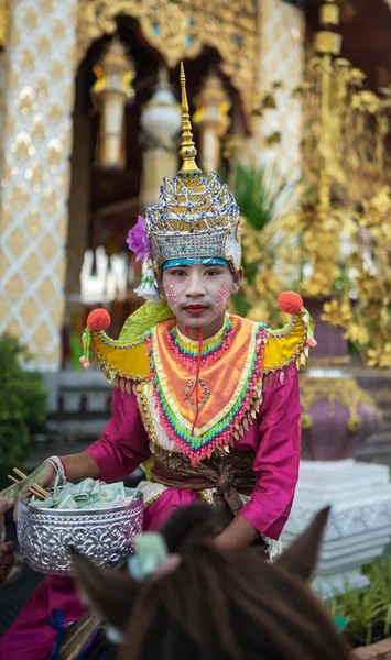 Lamphun Thailand Mei 2022 Remaja Thailand Berpakaian Kostum Tradisional Mengenakan — Stok Foto