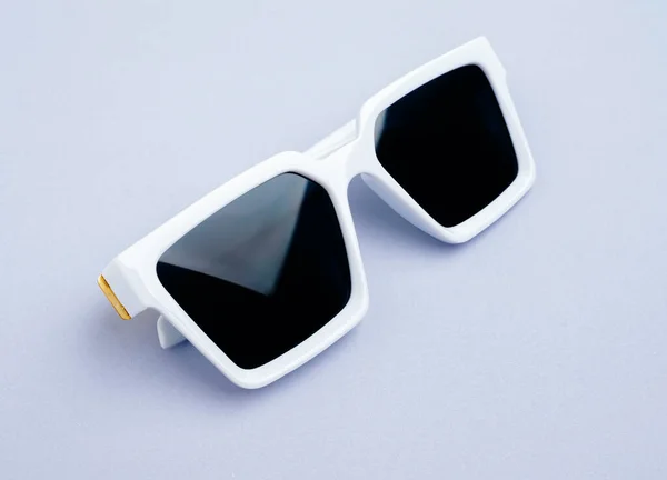 Sonnenbrille Isoliert Auf Grauem Hintergrund — Stockfoto