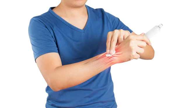 男人用止痛药治疗手腕 手腕肌肉因发炎而疼痛 — 图库照片