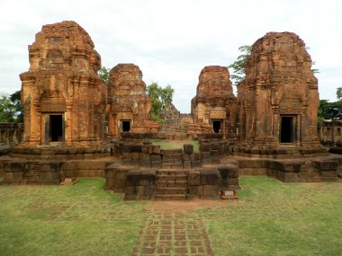 Phra phra nom dik oturdu