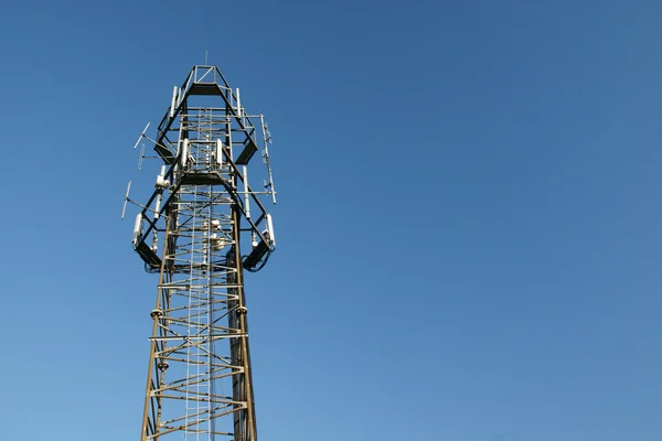 Telecommunications repeater tower — Stock Photo, Image