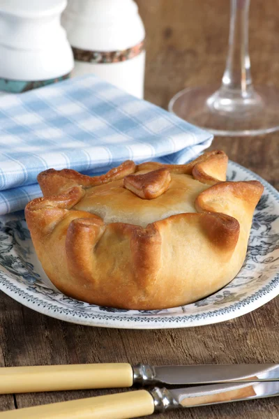 전통적인 스타일 돼지고기 파이 — 스톡 사진