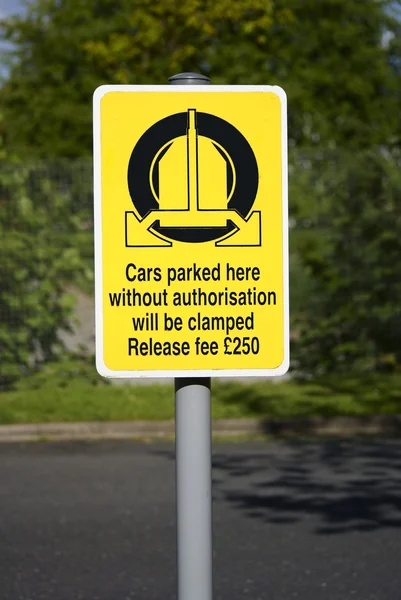 Wheel clamping sign — Stock Photo, Image