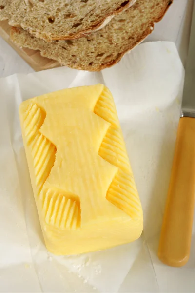 Mantequilla fresca batida a mano —  Fotos de Stock
