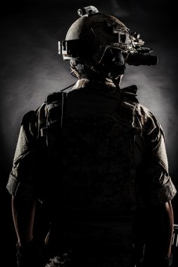 asker adam arka tarzı moda