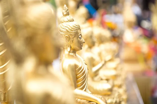 Вибіркове Фокусування Красивих Золотих Статуй Будди Буддизму Храмі Таїланді — стокове фото