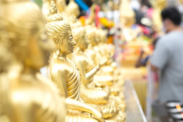 Selektivt Fokus Vackra Gyllene Buddha Statyer Buddhismen Templet Thailand — Stockfoto