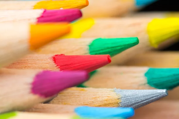 görüntüyü renkli kalemler