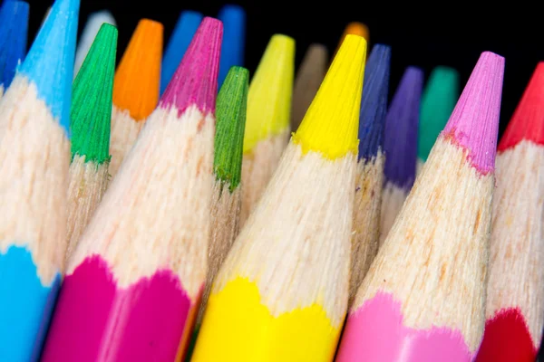 görüntüyü renkli kalemler